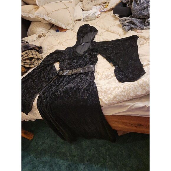 Aadult Spirit Halloween costumes for women Witch Black Scarry Size Large/xlarge - Picture 5 of 6